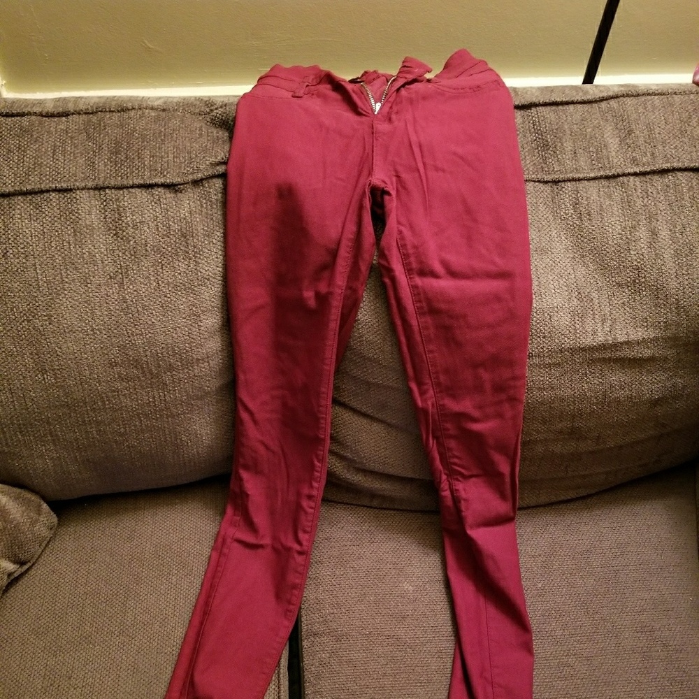 Burgundy stretchy skinny pants